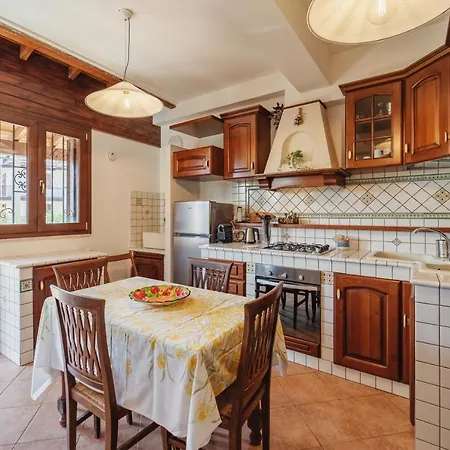 Mondello House 3 Bedrooms Holiday home *