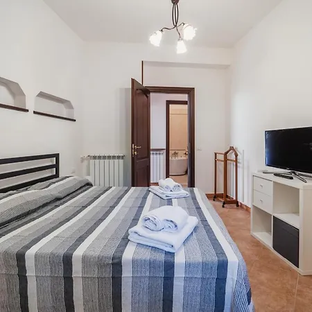 Mondello House 3 Bedrooms Holiday home